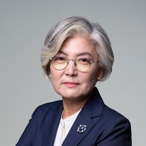 Kyung-wha Kang portrait