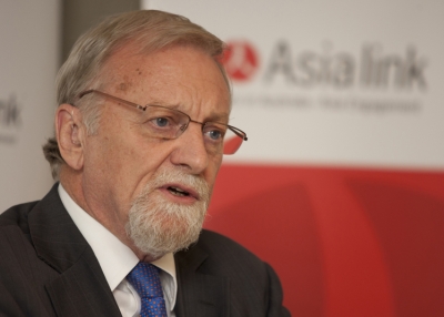 Former Australian Foreign Minister and International Crisis Group President Gareth Evans in Melbourne on Feb. 21, 2011. (Asialink-Asia Society Australasia Centre)