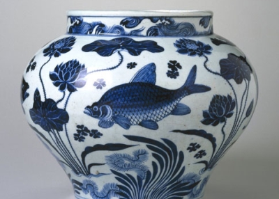 Wine Jar with Fish and Aquatic Plants. China, Yuan dynasty, 14th-century porcelain with underglaze cobalt blue decoration. Brooklyn Museum, The William E. Hutchins Collection, bequest of Augustus S. Hutchins, 52.87.1