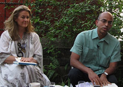 Fiona Caulfield (L) and Rahul Jacob in a panel discussion in the garden next to Good Earth’s new store in Colaba. (Asia Society India Centre)