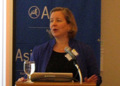 Amy Jackson speaking in Seoul on January 19, 2010. (Asia Society Korea Center)