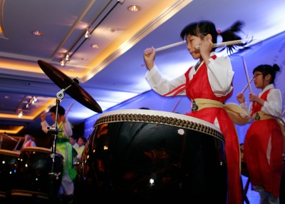 Students from Daesungdong Elementary School performing at the ASKC anniversary dinner in Seoul on Apr. 29, 2010. (1 min., 39 sec.)