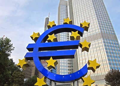 Euro sculpture with 12 stars for the member nations of the the European Central Bank. (Jim D. Woodward/Flickr)