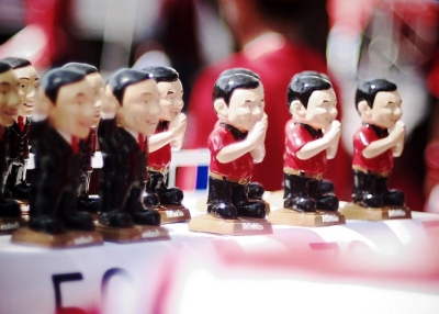 Toys in the form of exiled former Thai prime minister Thaksin Shinawatra on sale in Bangkok. (Flickr/Pittaya Sroilong)
