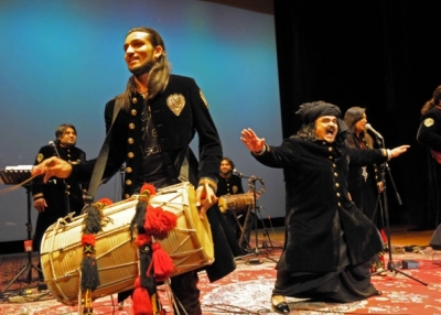 Arif Lohar and his playful stage moves met with roars of approval from the audience at Asia Society New York on April 28, 2012. (Elsa Ruiz/Asia Society)