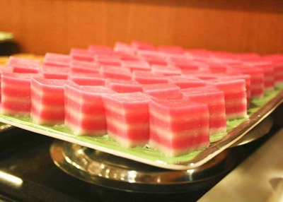 Kueh lapis is a layered glutinous steamed cake that is abundant all over Singapore. (multheme/Flickr)