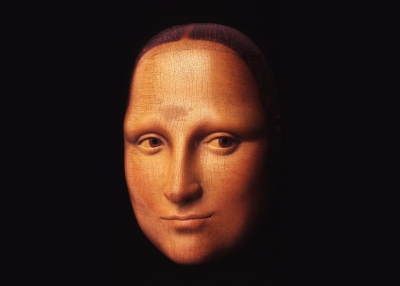 Bidou Yamaguchi, "Mona Lisa," 2003. Japanese cypress, seashell, natural pigment, lacquer. Collection of Kelly Sutherlin McLeod and Steve McLeod.