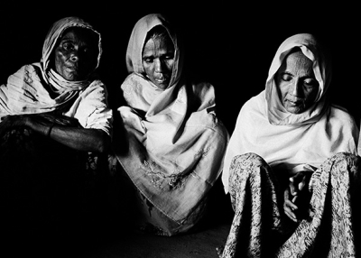 Rohingya women who left their village to flee Burma to Bangladesh in early 2009. (Greg Constantine)