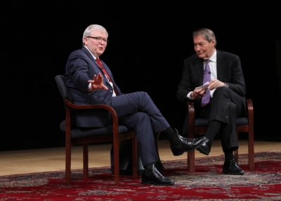 Asia Society Policy Institute President Kevin Rudd (L) speaks with veteran broadcaster Charlie Rose at Asia Society New York on February 17, 2015. (Asia Society/Ellen Wallop)