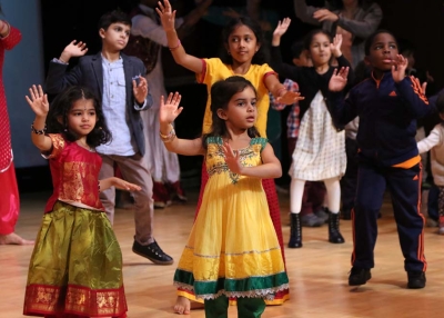 Children learn Indian dance during Diwali Family Day at Asia Society in New York. (Ellen Wallop/Asia Society)