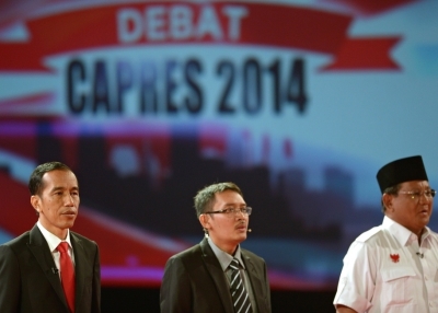  Indonesian presidential candidates Joko Widodo (L) and Prabowo Subianto (R) attend the second presidential debate in Jakarta on June 15, 2014. Campaigning for Indonesia's July presidential election officially kicked off on June 4, with favourite Joko Widodo facing a tough challenge from a Suharto-era former general with a chequered human rights record. (Adek Berry/AFP/Getty Images)