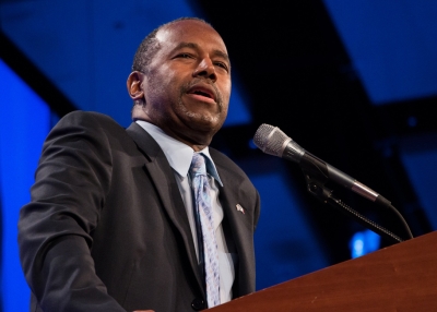 Republican presidential candidate Ben Carson speaks at the annual Lincoln Dinner in Des Moines, Iowa, in May. (John Premble/Flickr)