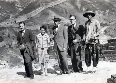 John D. Rockefeller 3rd (far left), Professor Joseph Perkins Chamberlain of Columbia University (center), Hobart Young (second from right), and an unidentified man and woman on the Great Wall of China in 1929. (The Rockefeller Archive Center)