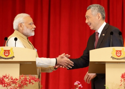 Narendra Modi and Lee Hsien Loong 