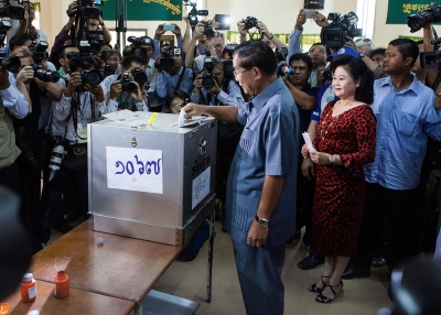 Cambodian Prime Minister Hun Sen casts his vote