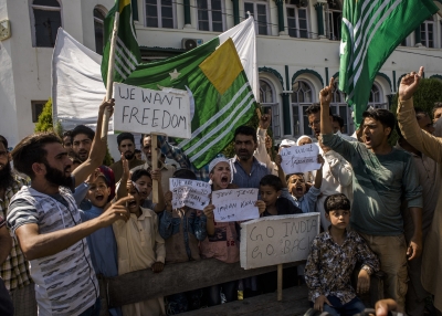 Kashmiri Muslims protest against India 