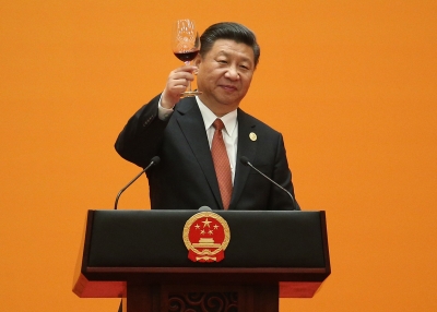 Xi Jinping makes a toast