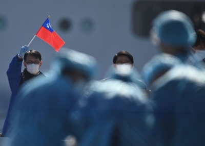 Man holding Taiwanese flag