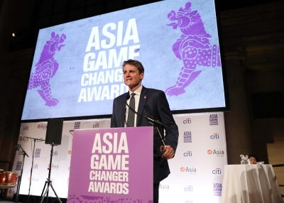 Tom Nagorski speaking at the Asia Society Game Changers Awards