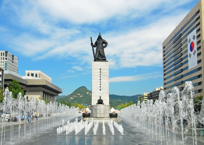 Wongi Choe - Gwanghwamun Square Fountain - Johnathan12 - shutterstock
