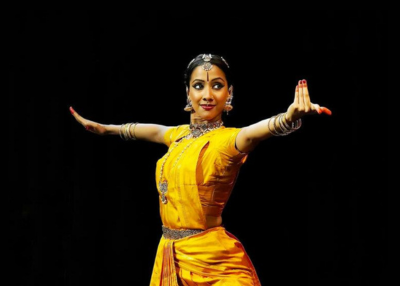 mythili prakash doing bharatanatyam