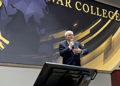 Kevin Rudd gives a speech at the U.S. Army War College 