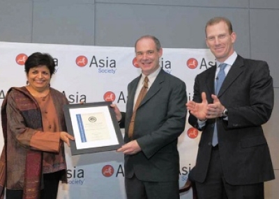 Duncan McCargo (center) with Asia Society President Vishaka Desai and Vice President Jamie Metzl.