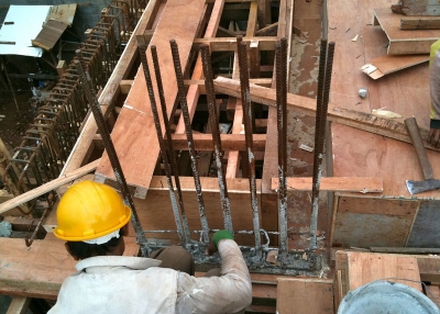 Construction of a structural column in Indonesia, 2010. (Shanghai Daddy/Flickr)