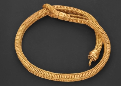 Caste cord. Ca. 10th–13th century. Gold. 59 1/16 in. (150 cm). Ayala Museum, 81.