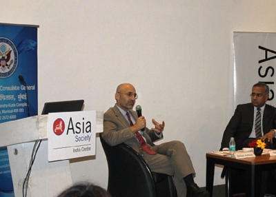 Dr. William Antholis (L) and Salil Parekh (R) in Mumbai on September 5, 2014. (Asia Society India Centre)
