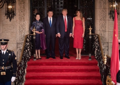 President Trump and First Lady Melania Trump with Chinese President Xi Jingping and his wife, Mrs. Peng Liyuan, at the entrance of Mar-a-Lago in Palm Beach, Florida (D. Miles Cullen/White House/Wikimedia Commons).