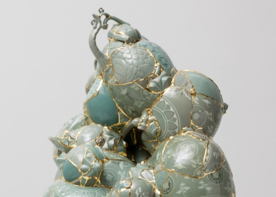Yeesookyung, Translated Vase (TVWG5) (detail), 2012, Ceramic shards, epoxy, and 24k gold leaf, Courtesy of the artist and Locks Gallery