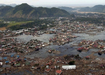 A village near the coast of Sumatra lays in ruin after the Tsunami that struck Southeast Asia. (www.news.navy.mil.gov)