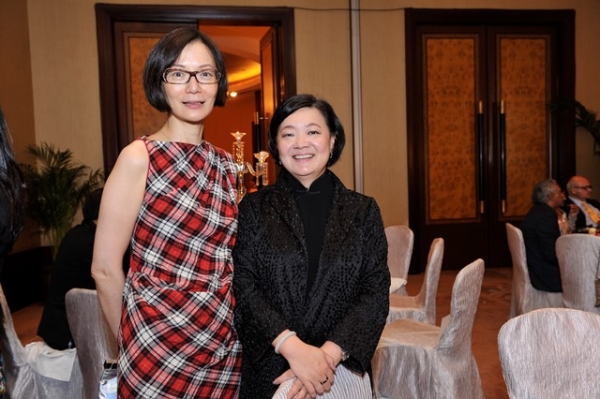 (L to R) Kitty Chou and S. Alice Mong at Asia Society’s second annual Art Gala on May 12, 2014. (Asia Society Hong Kong Center)