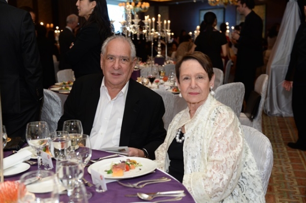(L to R) Richard Elman and Ruth Newman at Asia Society’s second annual Art Gala on May 12, 2014. (Asia Society Hong Kong Center)