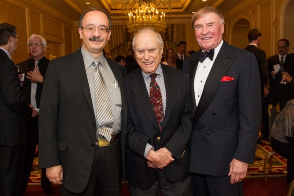 Before receiving their awards, Amory Lovins, Sidney Rittenberg, and Richard Kramlich enjoy wine and conversation in the VIP reception. (Drew Altizer/Asia Society)