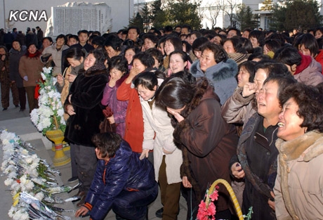 Crowds in Pyongyang mourn the death of North Korean leader Kim Jong Il on Dec 19,  2011. ( Korea's Korean Central News Agency)