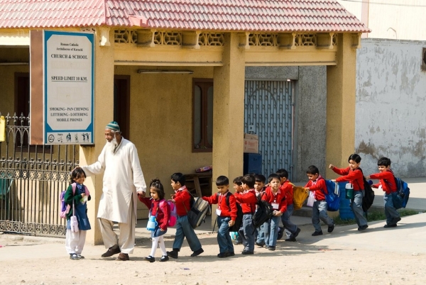 Catholic school children in Karachi. (Benny Lin/Flickr)