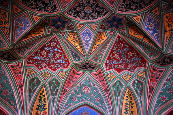 An arch inside Wazir Khan Masjid. (Muzaffar Bukhari/Flickr)
