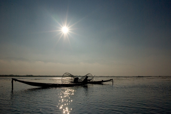 Fishermen at work on the Inle Lake in Shan State, Myanmar on January 7, 2008. (immu/Flickr)