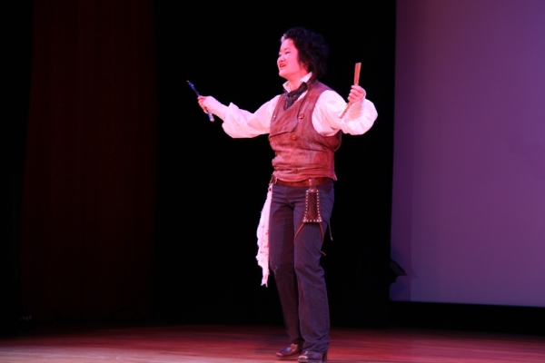 Second-place winner Emma McGuyre gives a chilling performance as Sweeney Todd. (Leah Thompson/Asia Society)