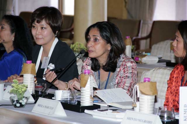 L to R: Jade Taihee Chung, Kalpana Raina, and Sheila Marcelo at Asia Society's Women Leaders of New Asia conference in New Delhi in April 2013. (WLNA)