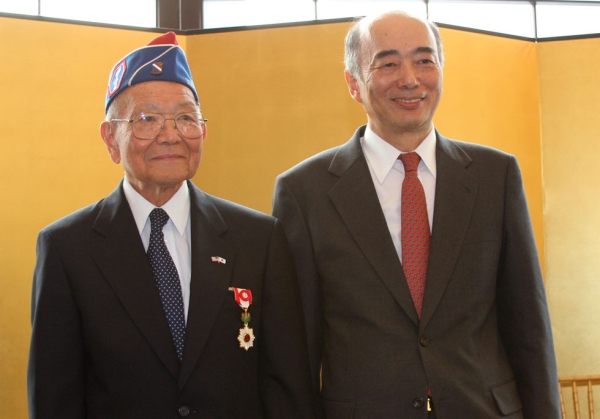 Shima (L) and Japanese Ambassador to the United States Ambassador Kenichiro Sasae. (Embassy of Japan to the United States)