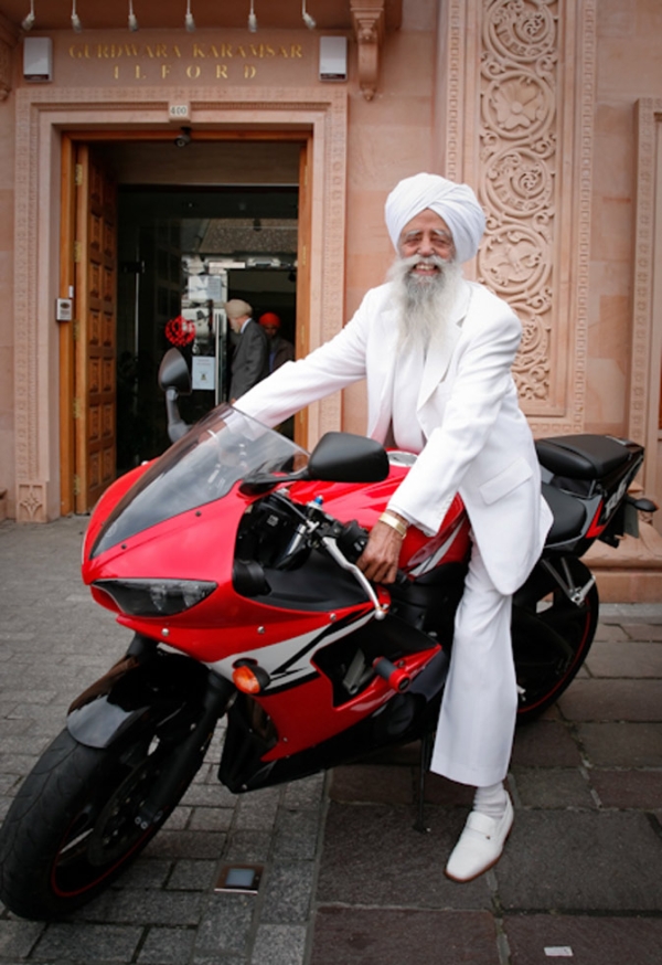 102-year-old Fauja Singh, the world's oldest marathon runner and the world record holder in his age bracket. (Pardeep Singh Bahra/Singh Street Style)