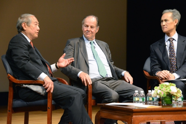 L to R: Grant Ujifusa, Tom Kean, and Fred Katayama at Asia Society New York. (Kenji Takigami/Asia Society)