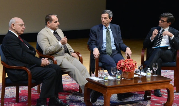 L to R: Thomas R. Pickering, Hossein Mousavian, Robert Einhorn and George Stephanopolous at Asia Society New York on December 17, 2013. (Kenji Takigami/Asia Society)