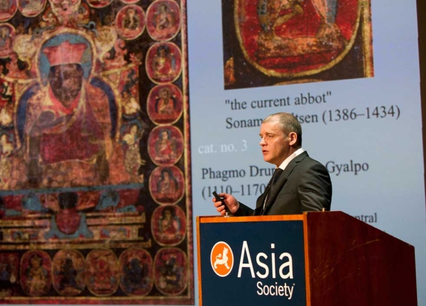 Dr. Olaf Czaja, guest curator of the exhibition, gives a lecture on Densatil for Asia Society members in conjunction with the opening. (Elena Olivo/Asia Society)
