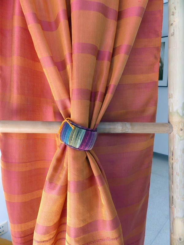 Hand-woven silk jacquard shawl. (Lao Textiles)
