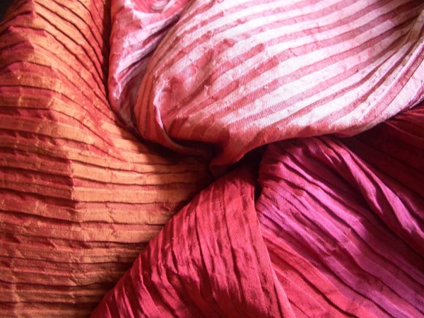Pleat colors. (Lao Textiles)