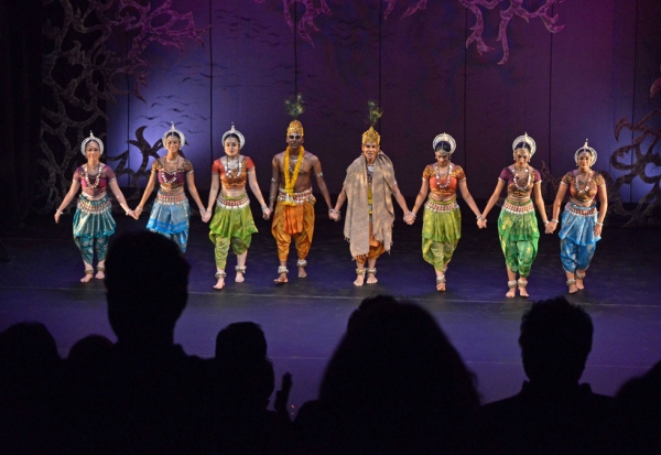 The members of Sutra Dance Theater take a collective bow at Asia Society New York on Nov. 6, 2014. (Elsa Ruiz/Asia Society)